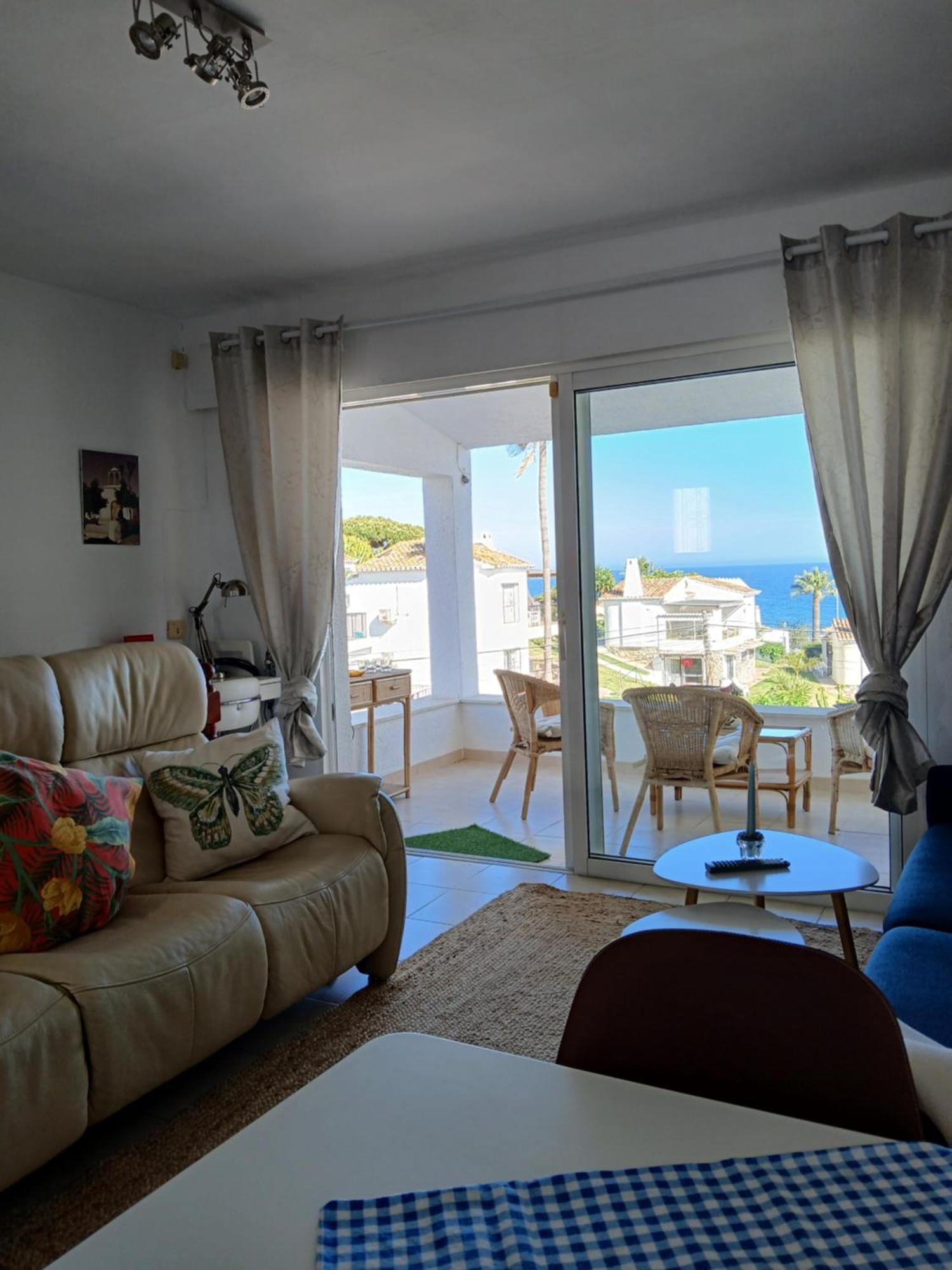 House With Beautiful Sea View *